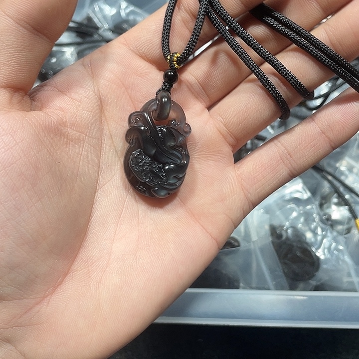 黑曜岩合金颈饰冰彩曜貔貅