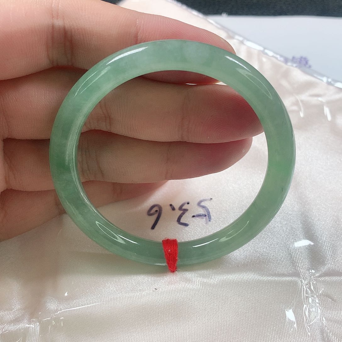 翡翠手镯（圆镯）未镶嵌369号