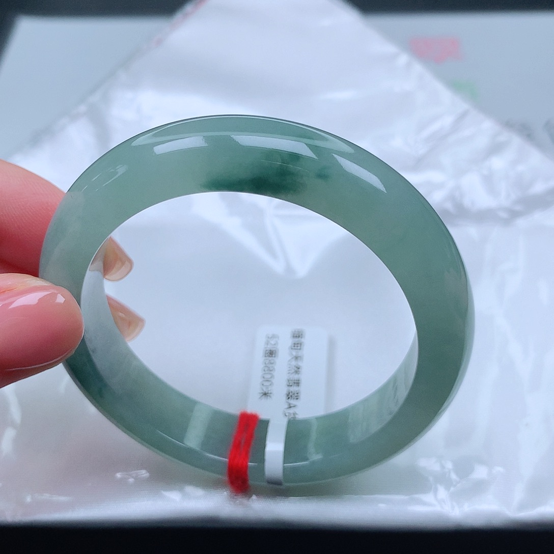 翡翠手镯未镶嵌满色飘花16