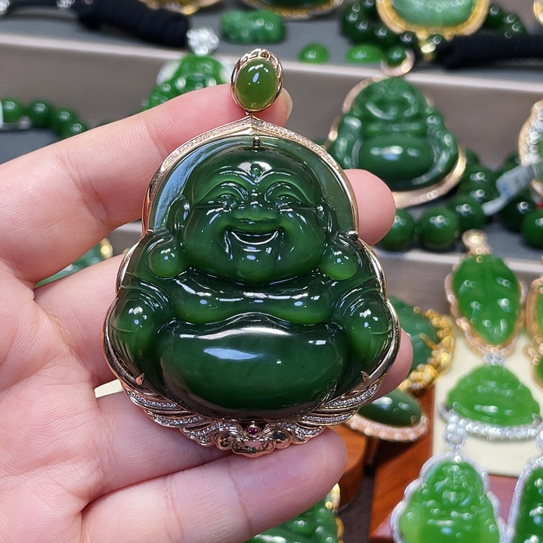 和田玉（碧玉）颈饰18K金镶嵌帝王绿猫眼佛公50