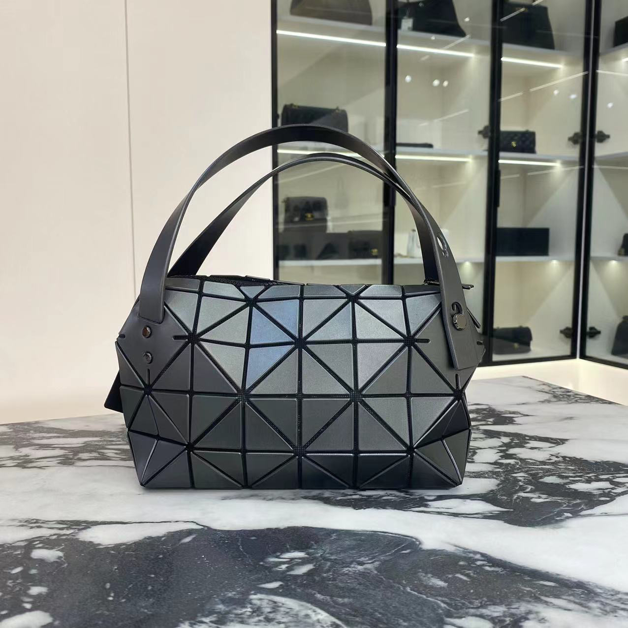 99新 Issey Miyake/三宅一生 灰色菱形包单肩包