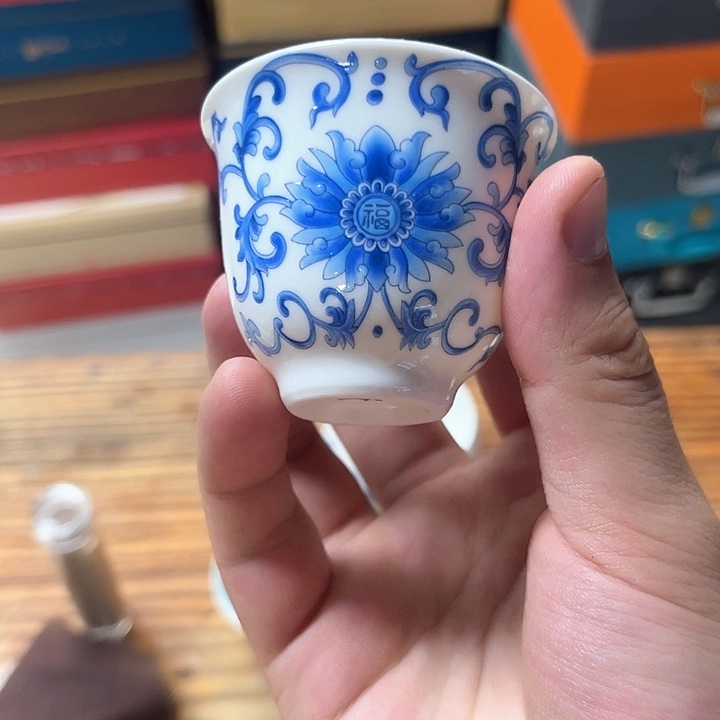 孤品茶具套装等。      