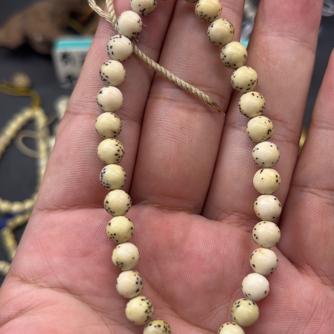 星月菩提吊坠7圆 半壁留白 龙蛋 骨瓷白 手持