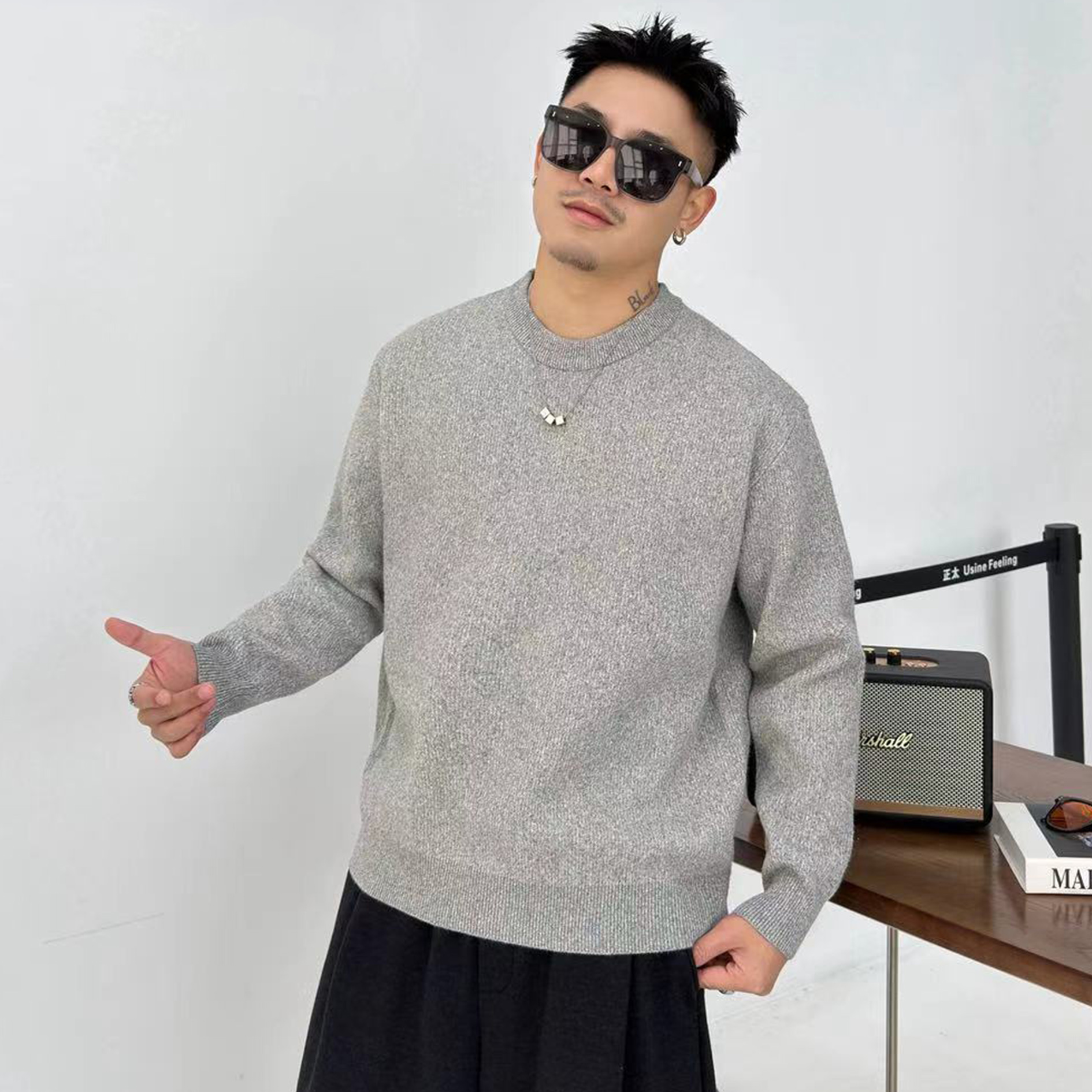 加绒圆领针织毛衣秋冬男士加厚休闲风纯色针织打底衫8810