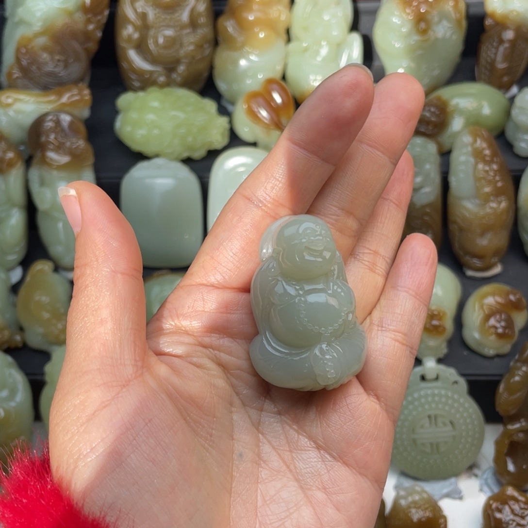 和田玉未镶嵌颈饰