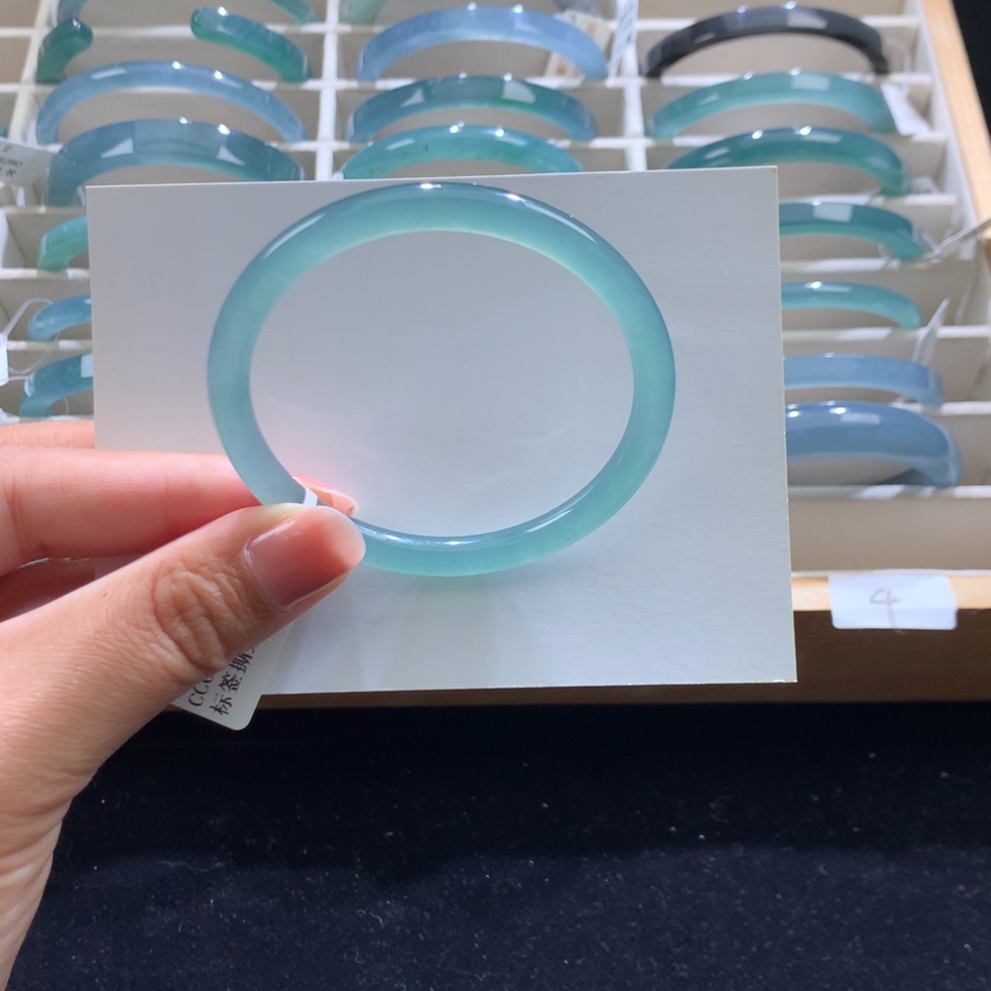 喵***啾翡翠未镶嵌手镯冰晴