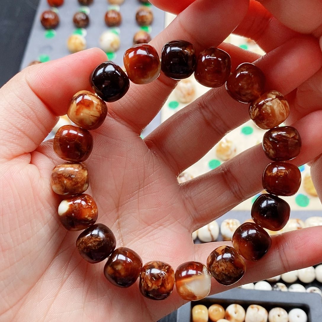 蜜蜡裸石未镶嵌蜜蜡