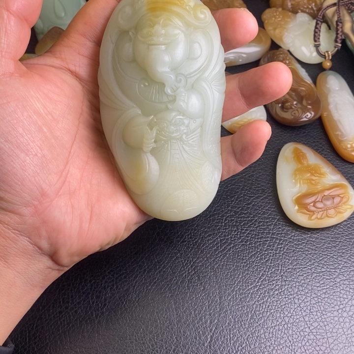 毛***仰定制和田玉新疆和田玉且末料财神