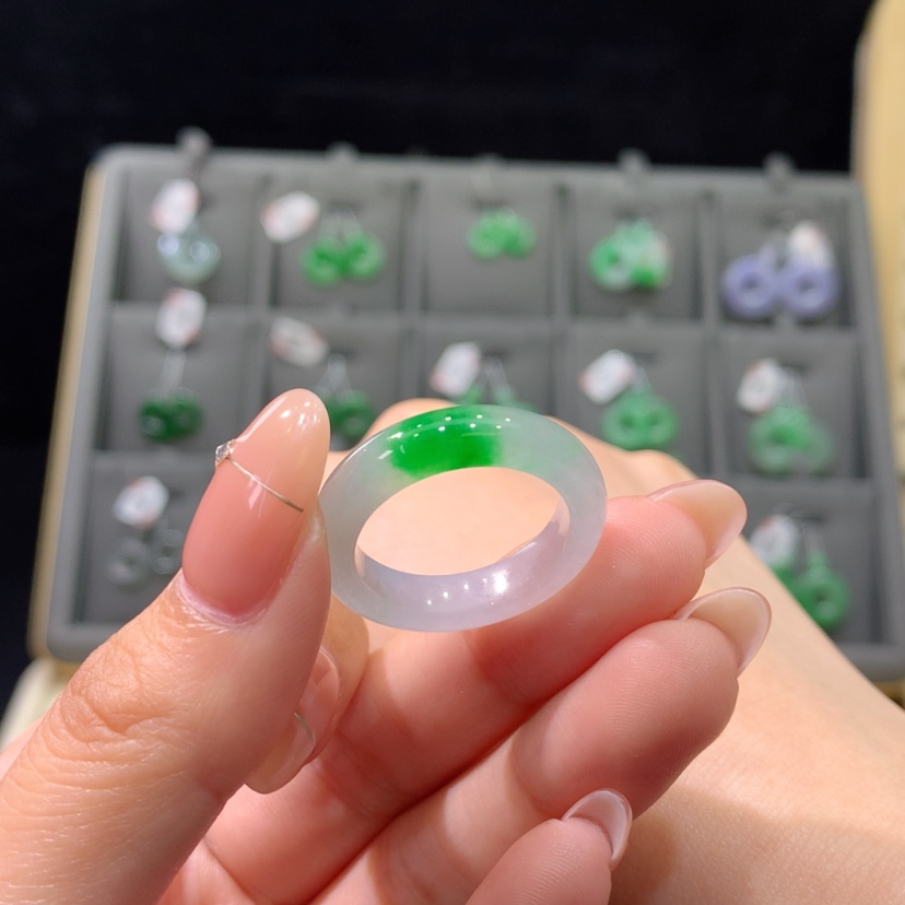 【闪购商品】翡翠戒指未镶嵌笙**笙翡翠