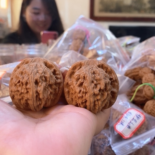 文玩核桃吊坠41红狮子