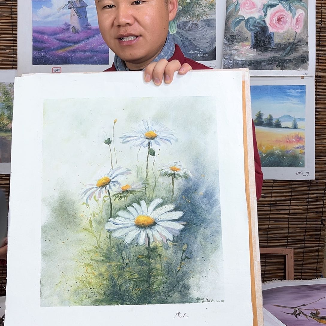 油画行路人小院绘画作品