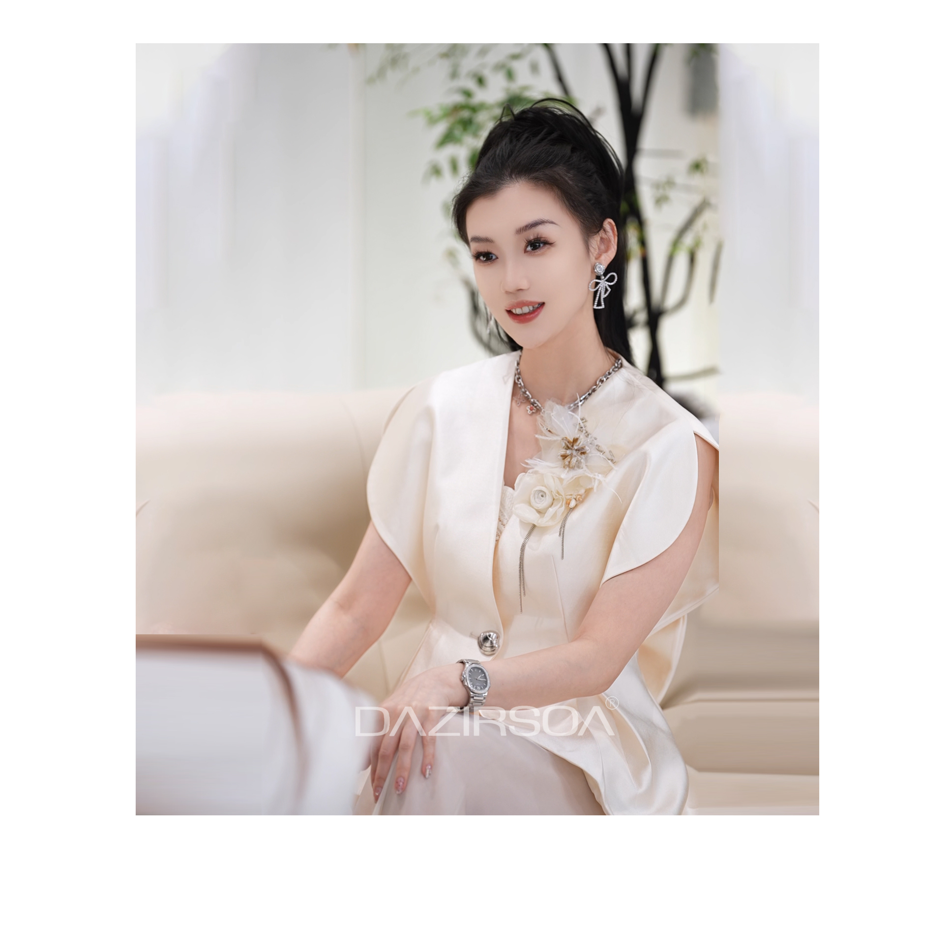 “灵感交会”洋装下摆后背蝴蝶结个性西装马甲 Y136