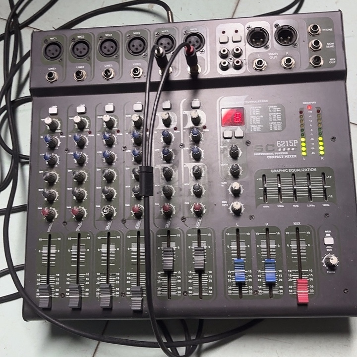 8新调音台功放一体机 不包邮