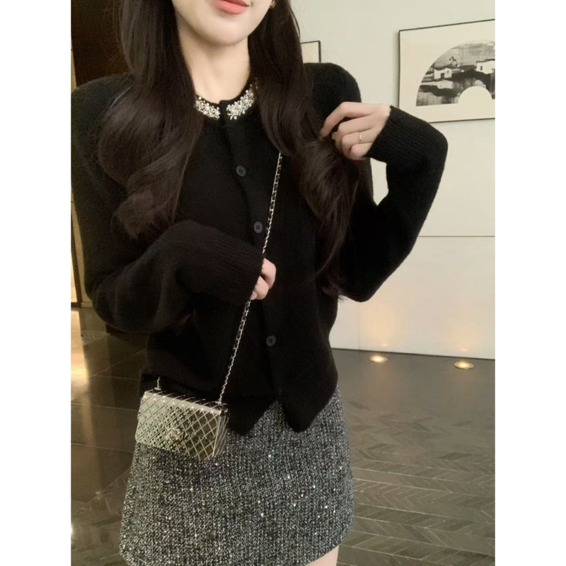 安璃 精致钉珠圆领毛衣开衫