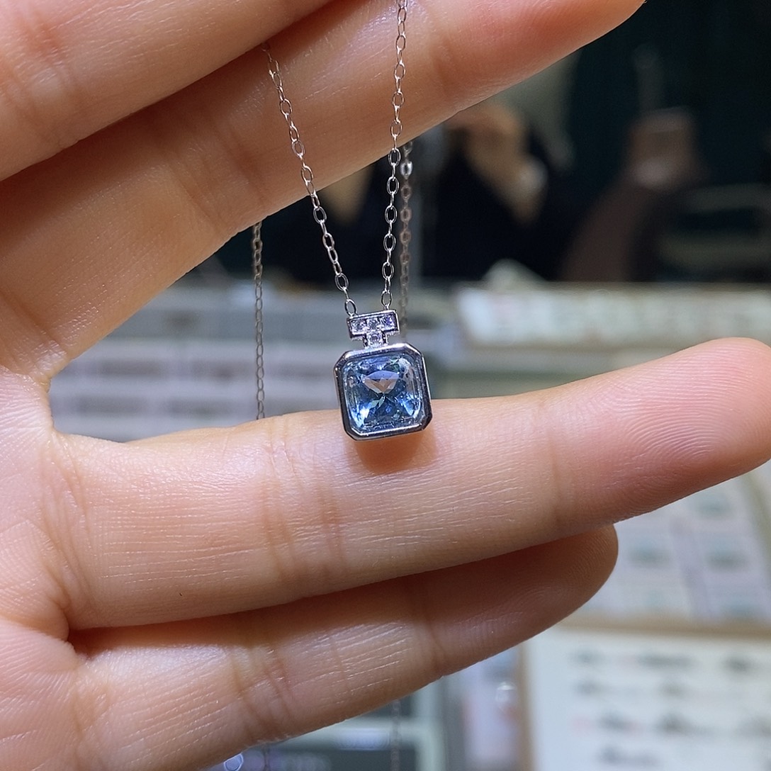 银S925镶嵌吊坠(赠链)海蓝宝石天然海蓝宝