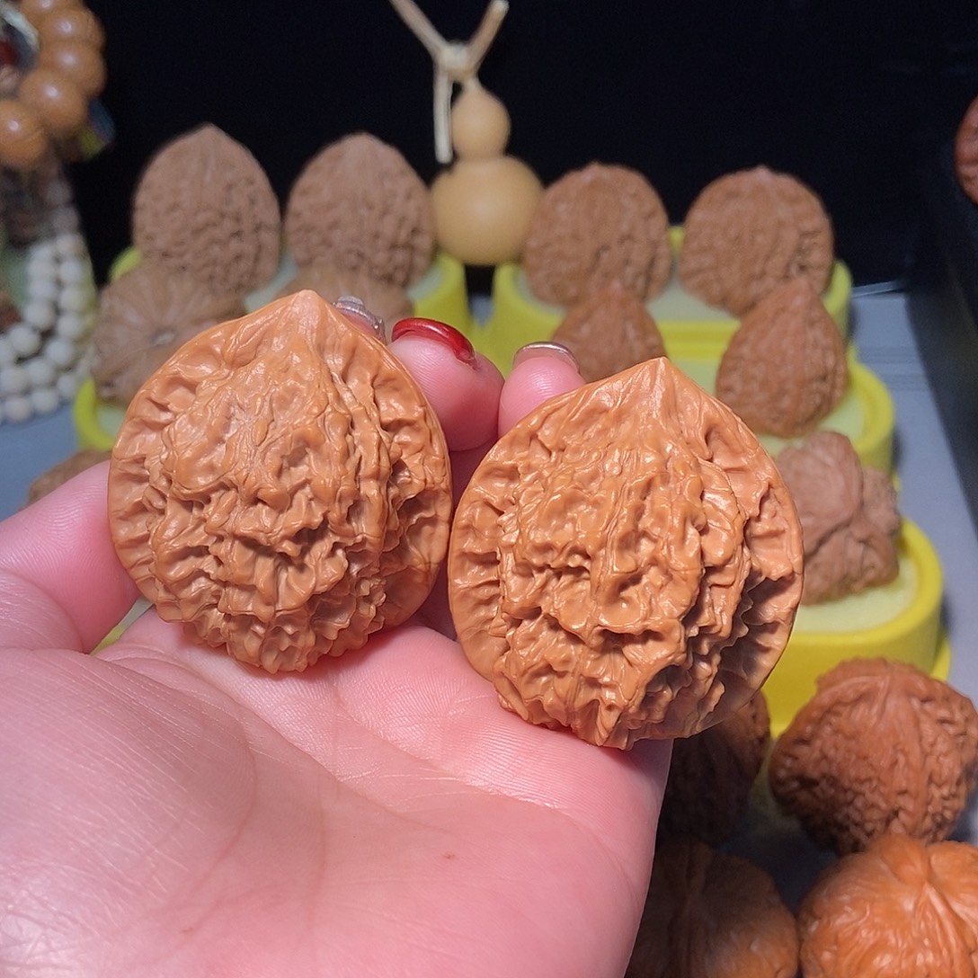 文玩核桃吊坠麒麟纹官帽