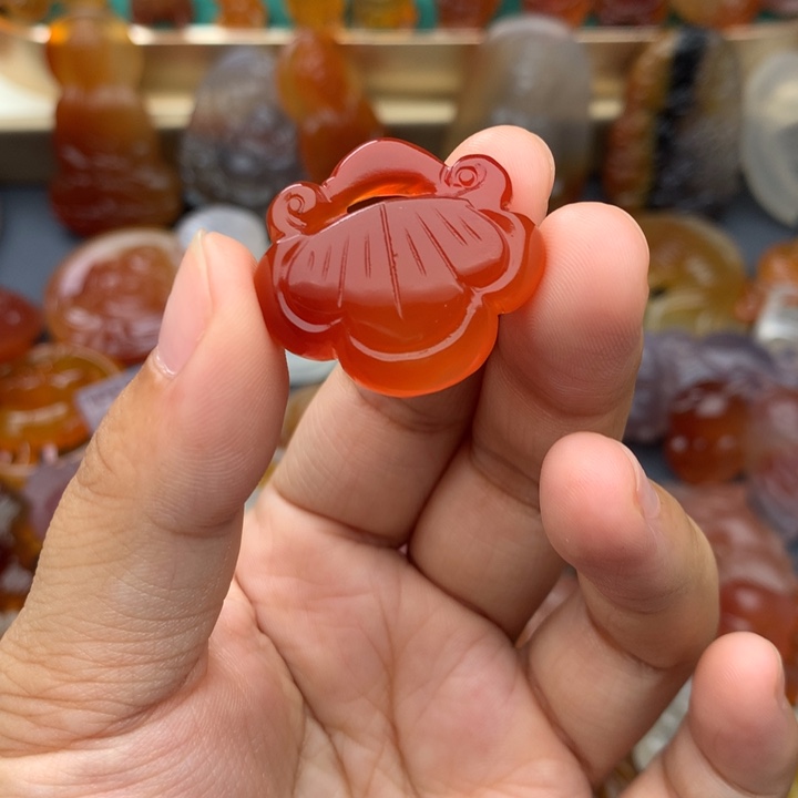 王***姐未镶嵌颈饰玛瑙/玉髓