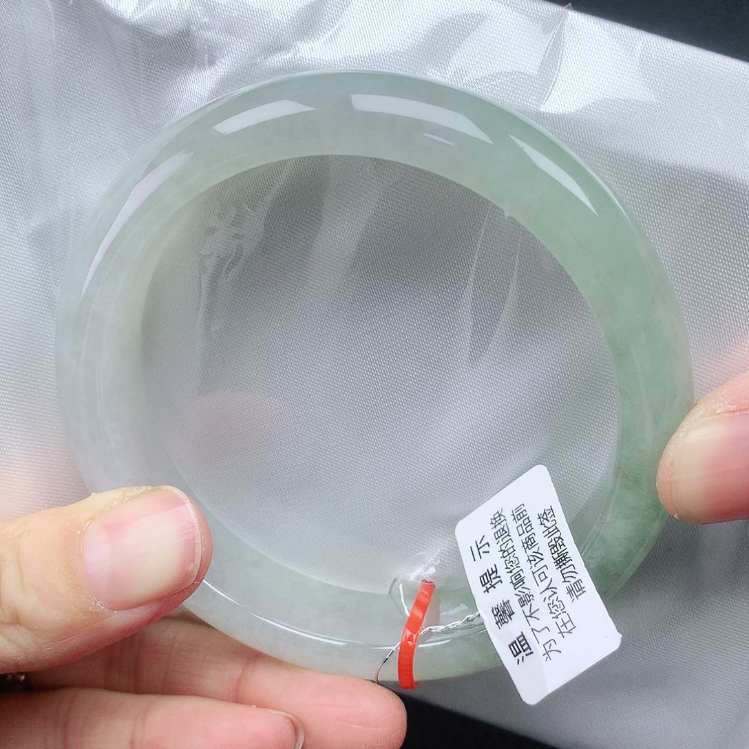 翡翠手镯未镶嵌59+圈