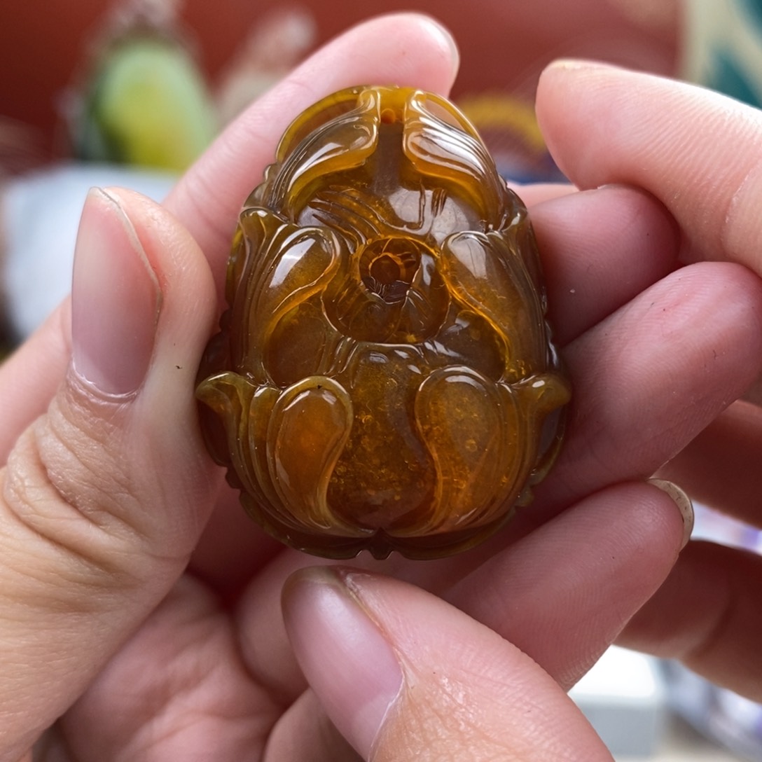 琥珀珠宝奇石未镶嵌