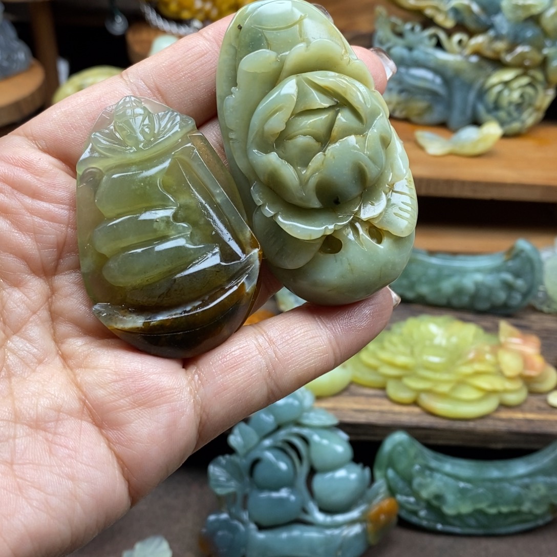 岫玉未镶嵌吊坠(不含链)微瑕