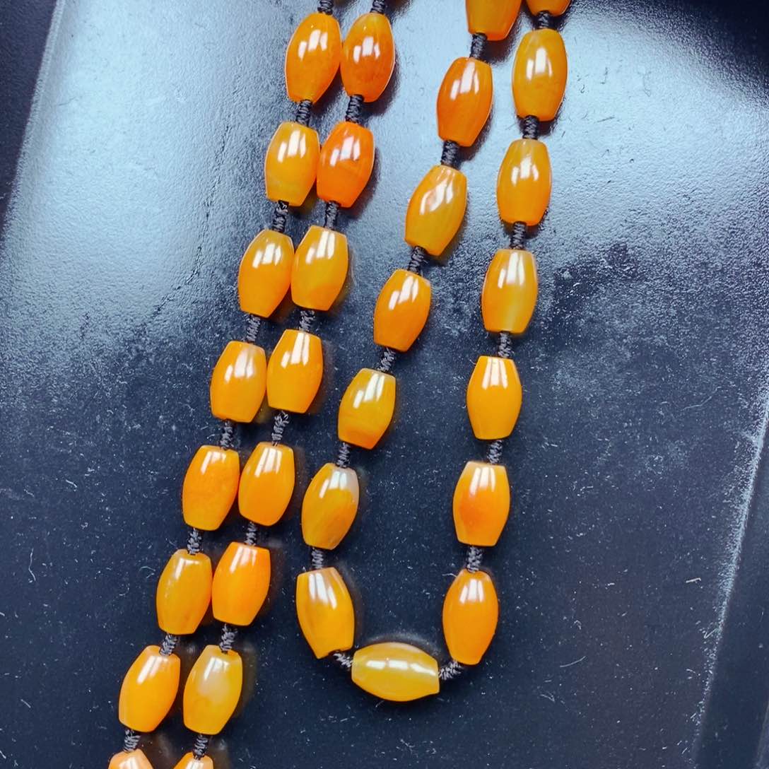 石英质玉（黄龙玉）未镶嵌颈饰