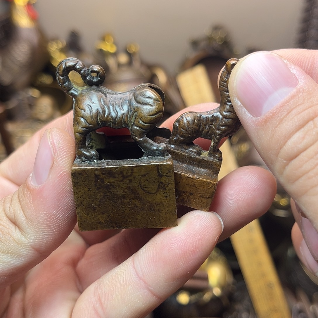 精美铜器工艺品等