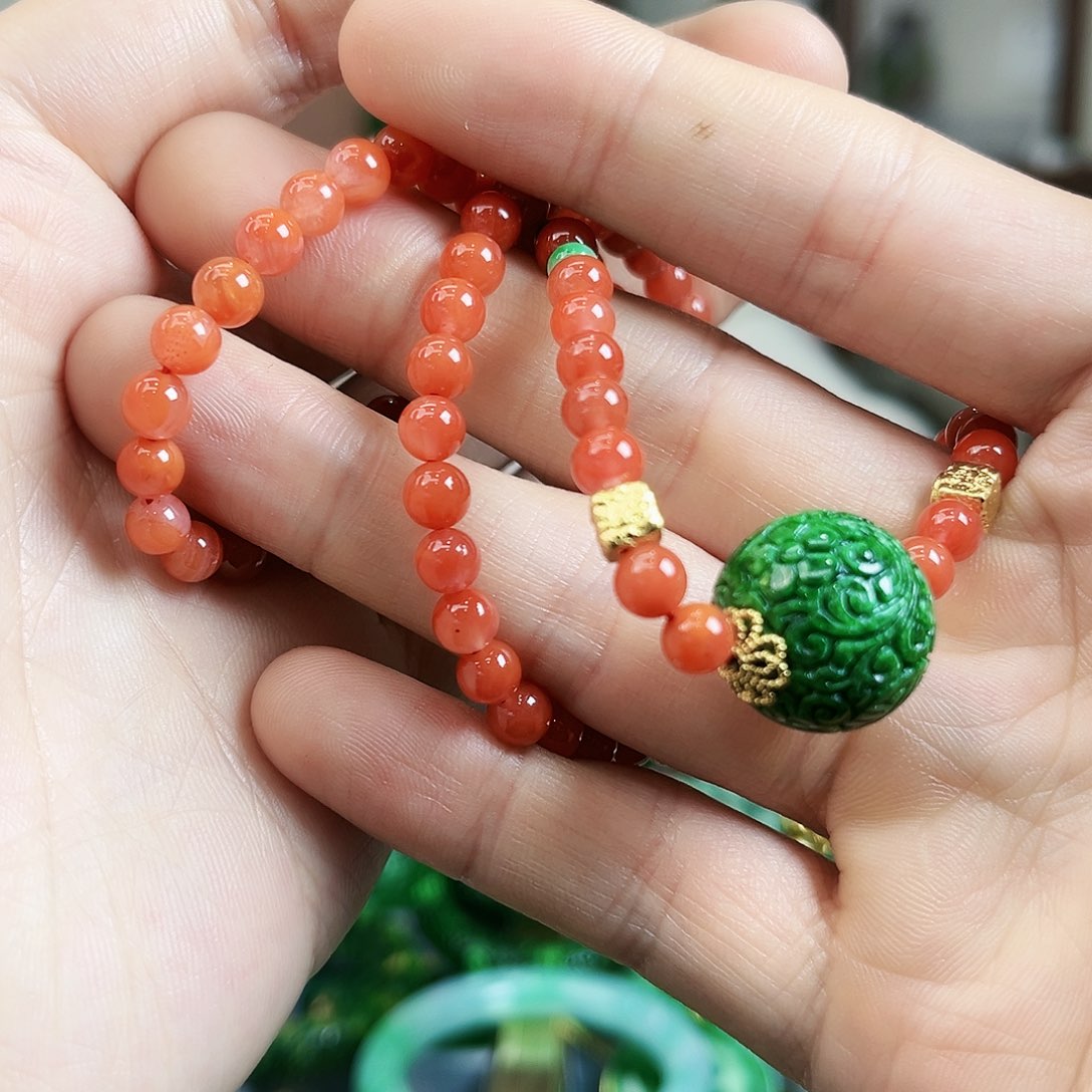 翡翠颈饰未镶嵌吊坠