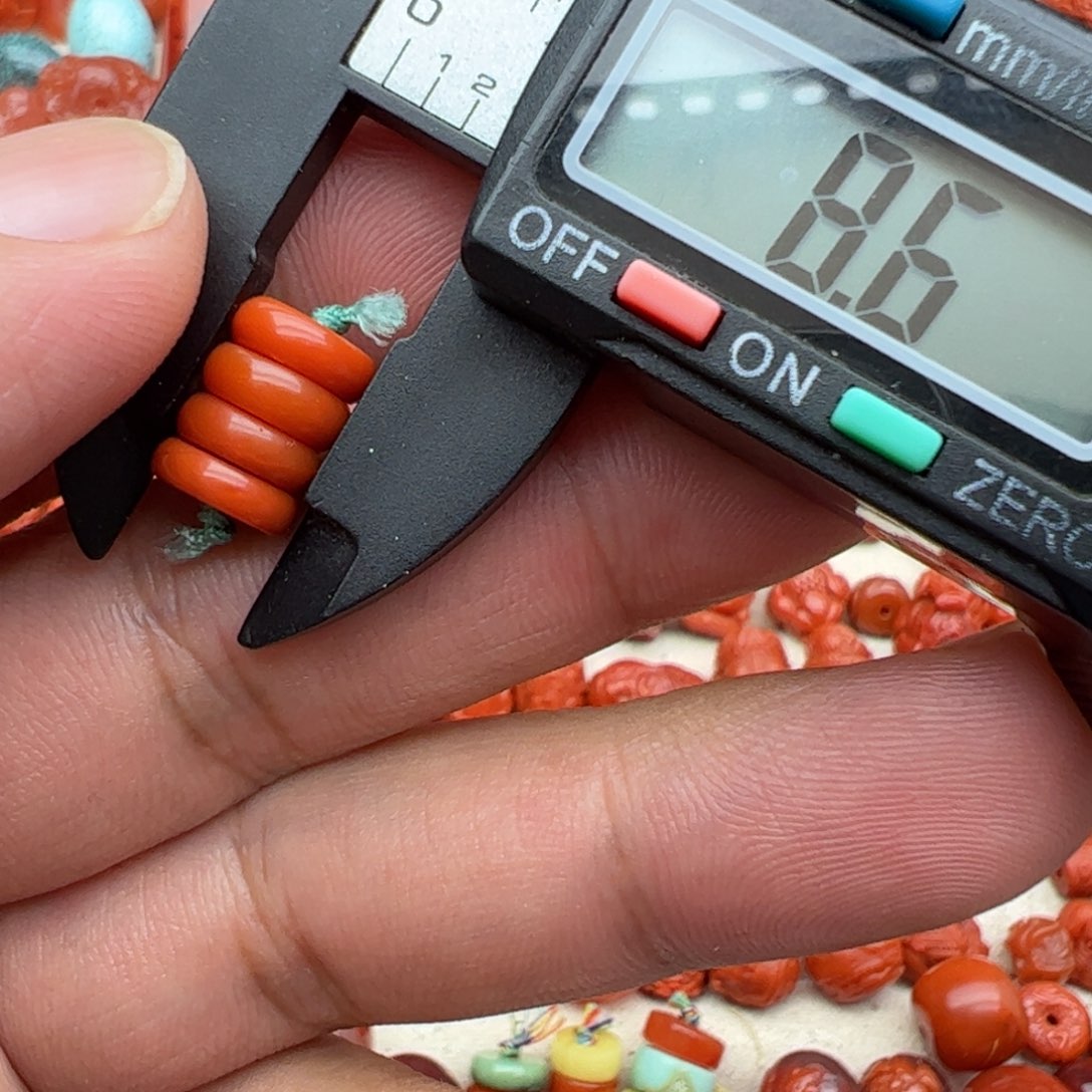 南红玛瑙配饰未镶嵌