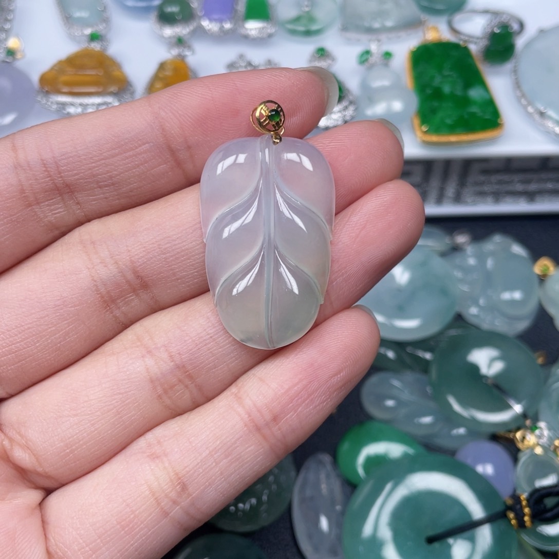 翡翠颈饰18K金镶嵌翡翠