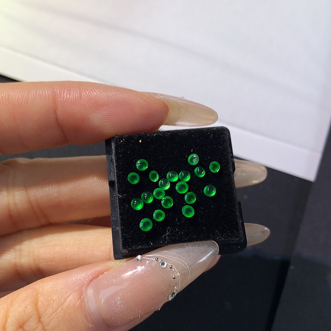 翡翠散珠卡2.5翡翠19个