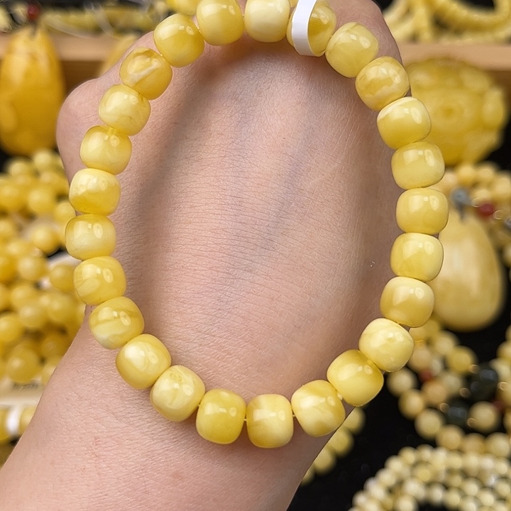 琥珀未镶嵌颈饰琥珀