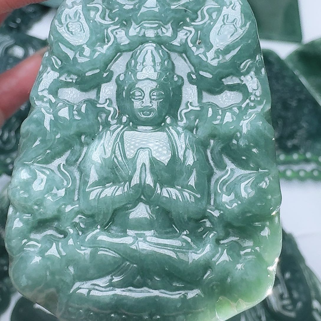 翡翠未镶嵌颈饰111