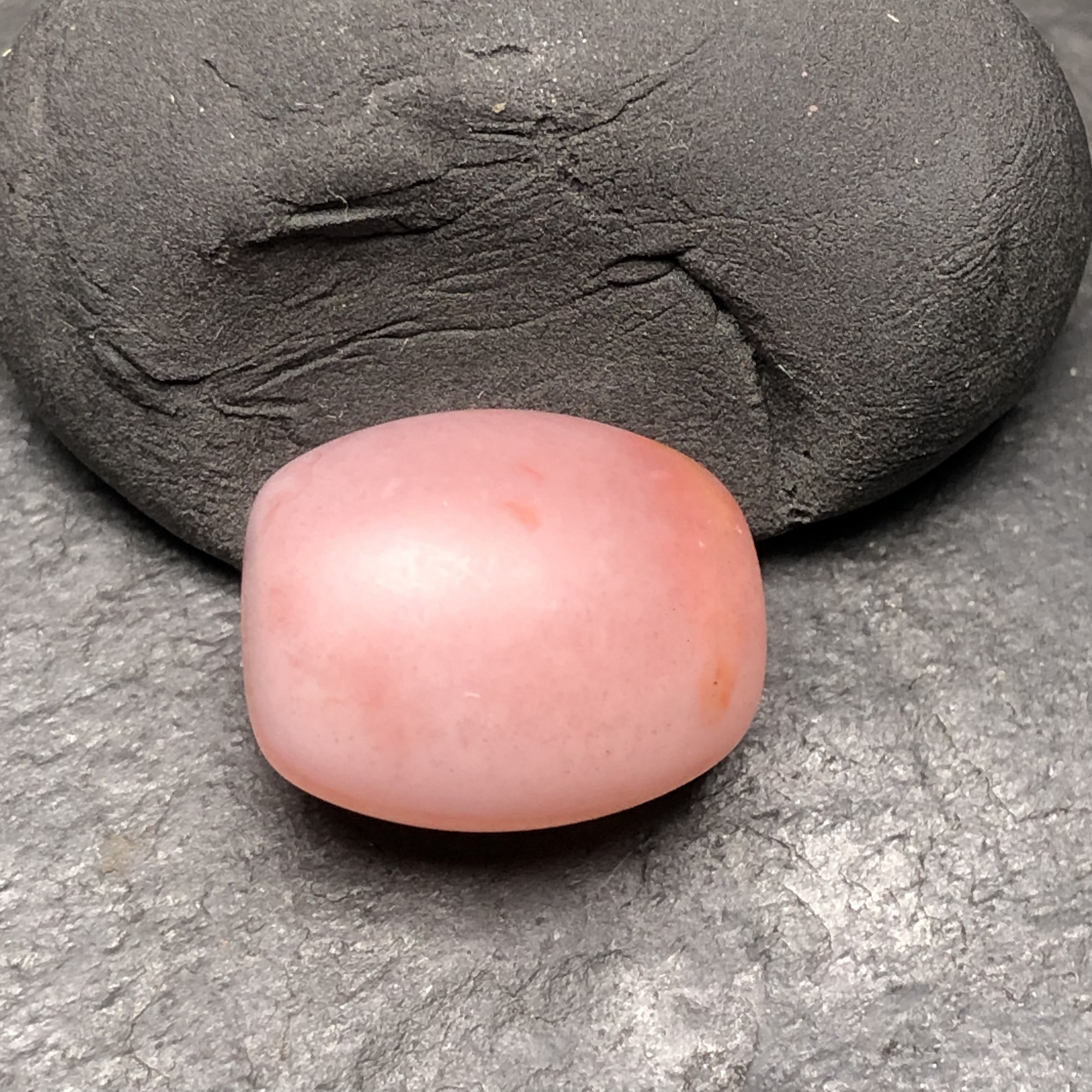原矿川料南红玛瑙纯手工打磨尺寸16x13毫米