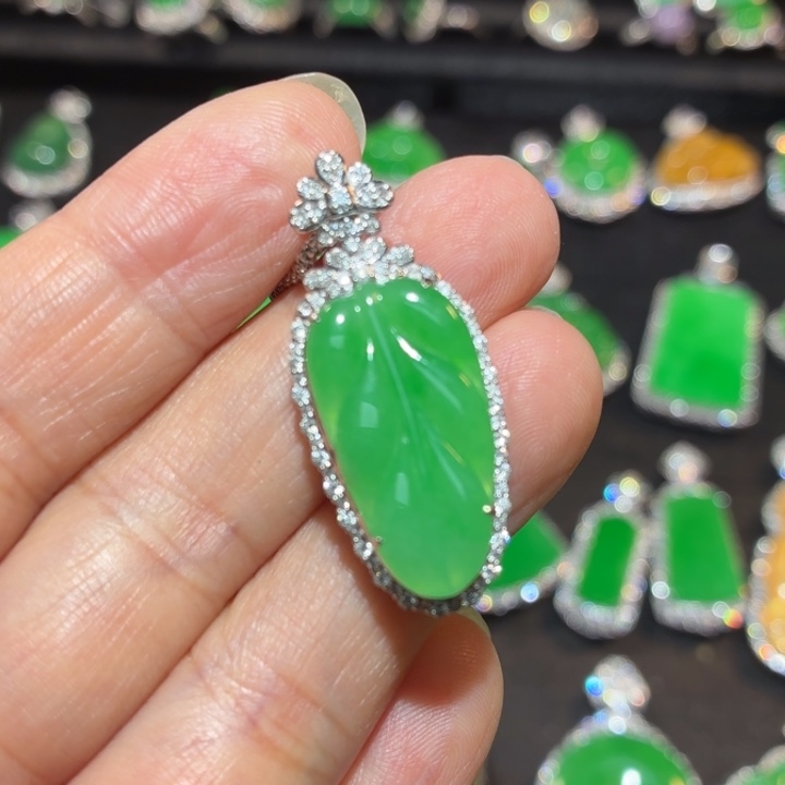 翡翠18K金镶嵌吊坠(不含链)翡翠