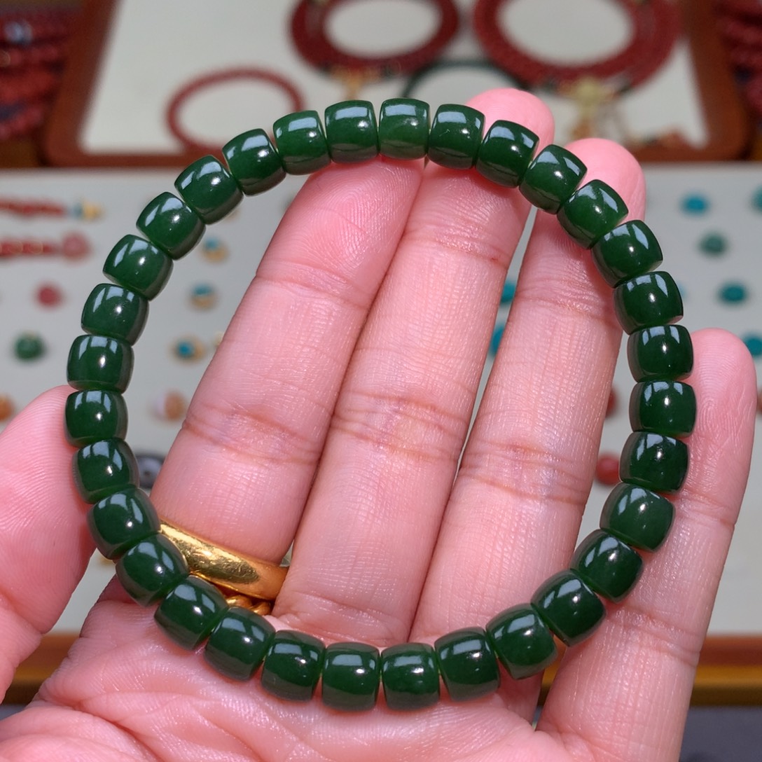 和田玉（碧玉）未镶嵌颈饰