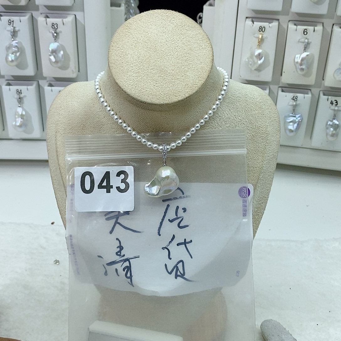 淡水珍珠颈饰合金