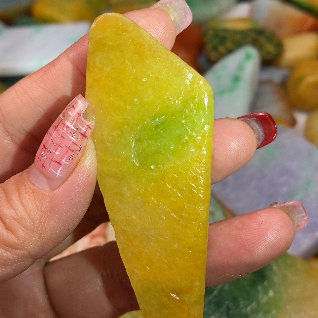 翡翠颈饰未镶嵌缅甸翡翠