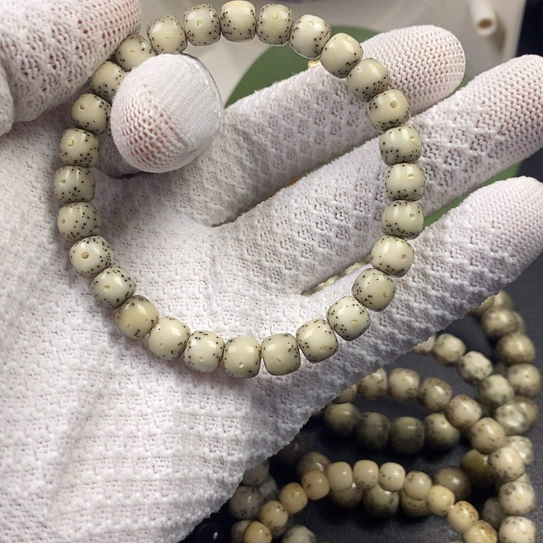 ****吊坠星月菩提毕业级石玉料古瓷白8x7大留白颗颗正月