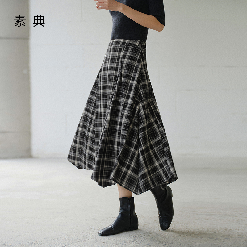 素典不规则设计A字格纹半身裙女2025秋季新款复古百搭大摆半裙