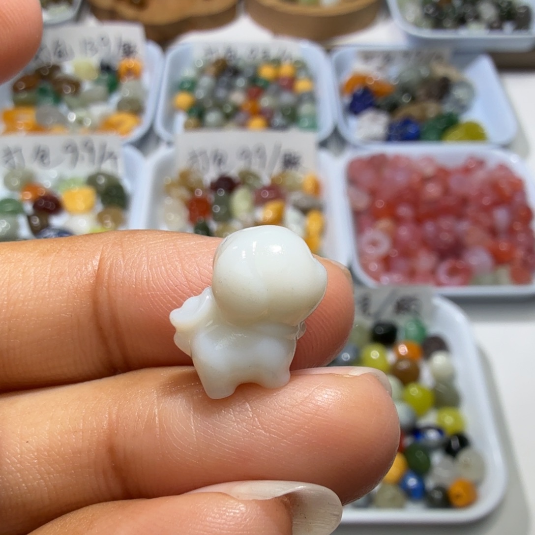 和田玉未镶嵌珠宝奇石