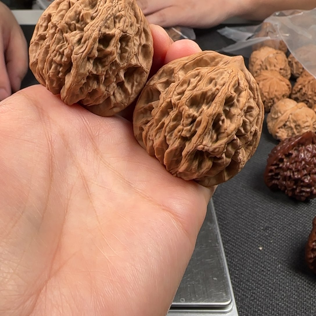 文玩核桃吊坠山地虎42-2