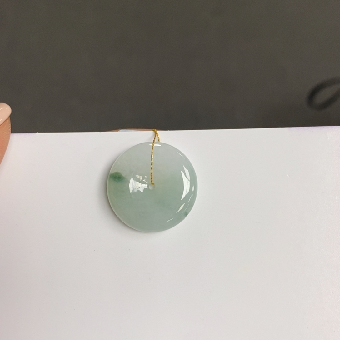 翡翠未镶嵌颈饰平安扣