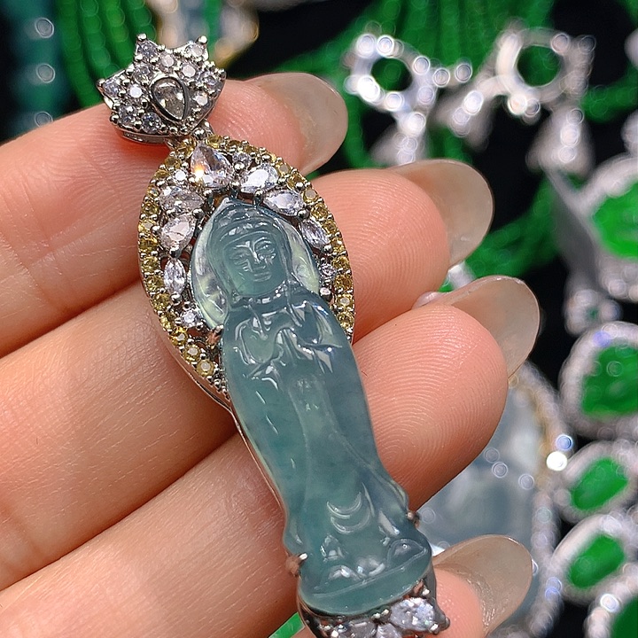 翡翠颈饰未镶嵌翡翠