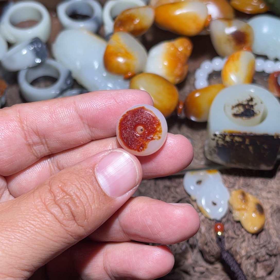 和田玉未镶嵌车挂