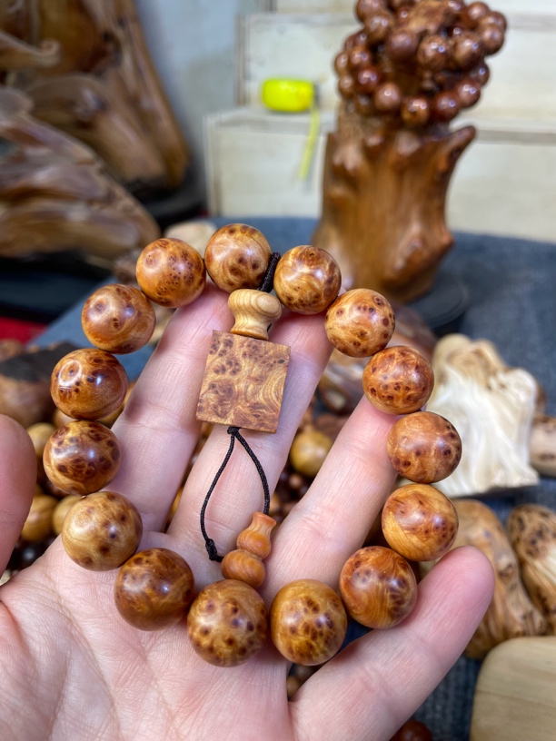 崖柏手串1.5珠子