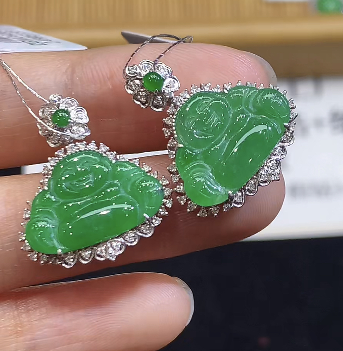 翡翠18ｋ佛公吊坠 多样性发其一  GM0859