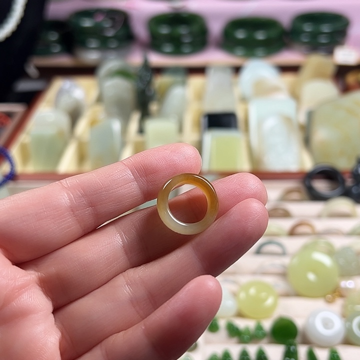 和田玉（糖玉）未镶嵌颈饰