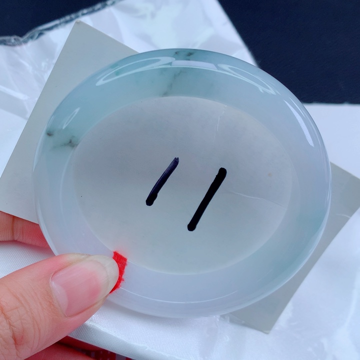 翡翠未镶嵌手镯正