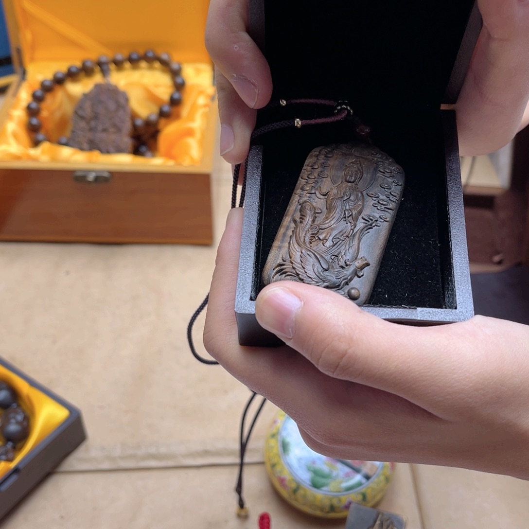 滴血莲花菩提吊坠