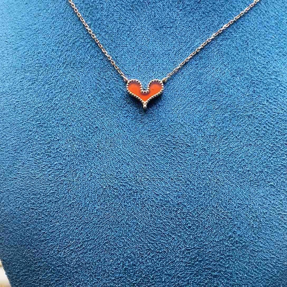 钻石颈饰18K金镶嵌@**?k玫红玉髓爱心项链